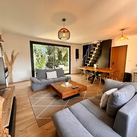 La Maison De La Fontaine - Jacuzzi And Petanque Holiday home *