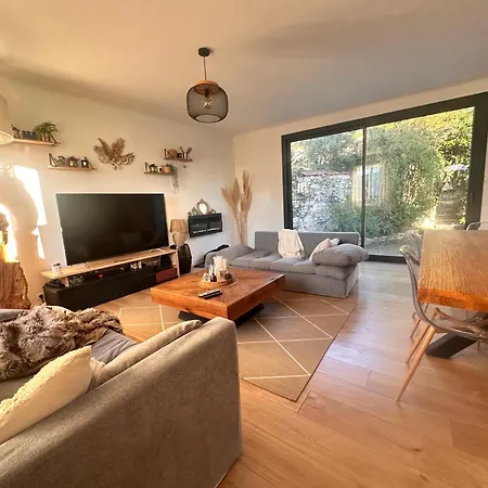 Holiday home La Maison De La Fontaine - Jacuzzi And Petanque