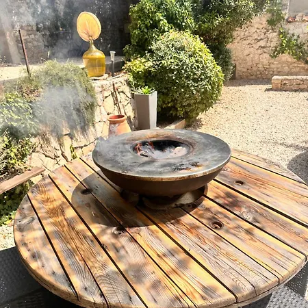 Casa vacanze La Maison De La Fontaine - Jacuzzi&pétanque *