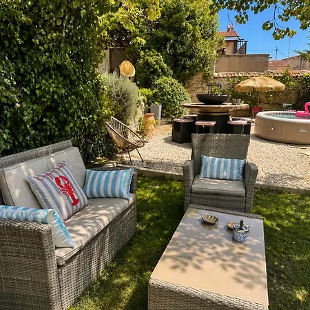 La Maison De La Fontaine - Jacuzzi&pétanque