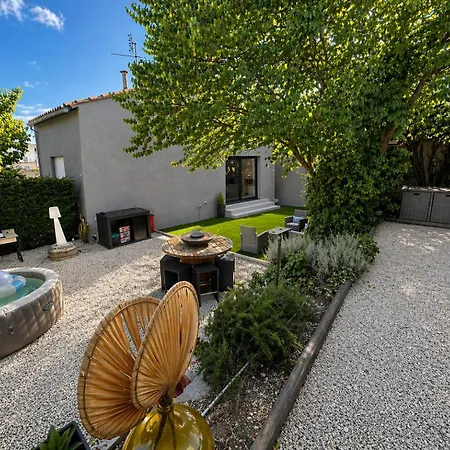 Casa vacanze La Maison De La Fontaine - Jacuzzi&pétanque