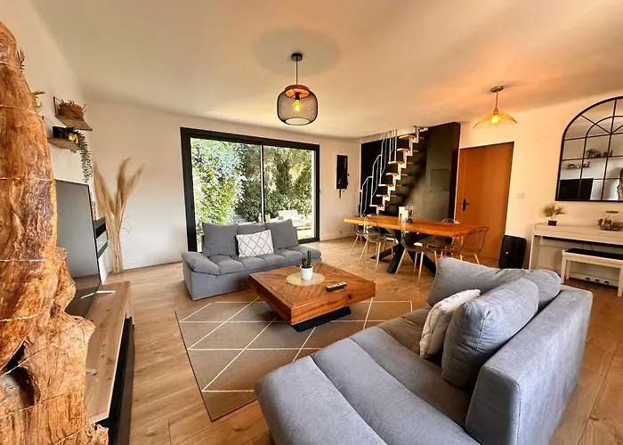 La Maison De La Fontaine - Jacuzzi And Petanque Holiday home *