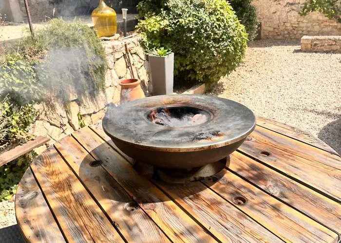 Holiday home La Maison De La Fontaine - Jacuzzi And Petanque *