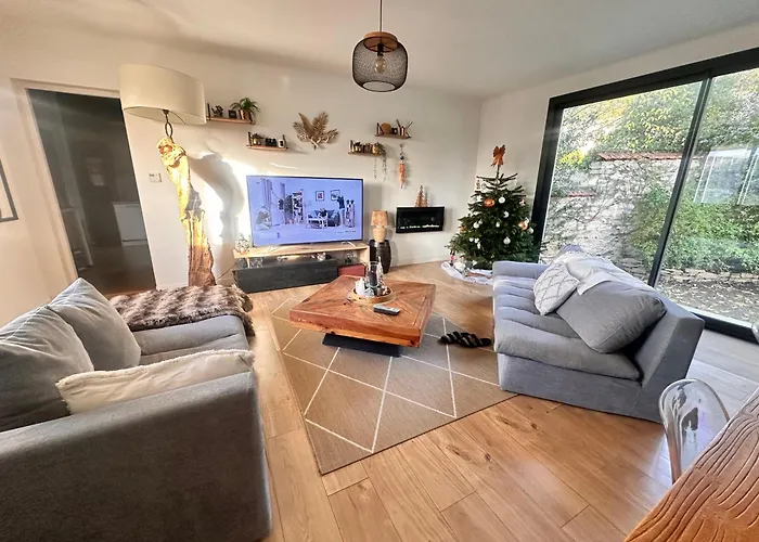 Holiday home La Maison De La Fontaine - Jacuzzi And Petanque Nimes