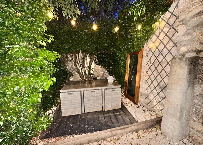 La Maison De La Fontaine - Jacuzzi And Petanque * Nimes
